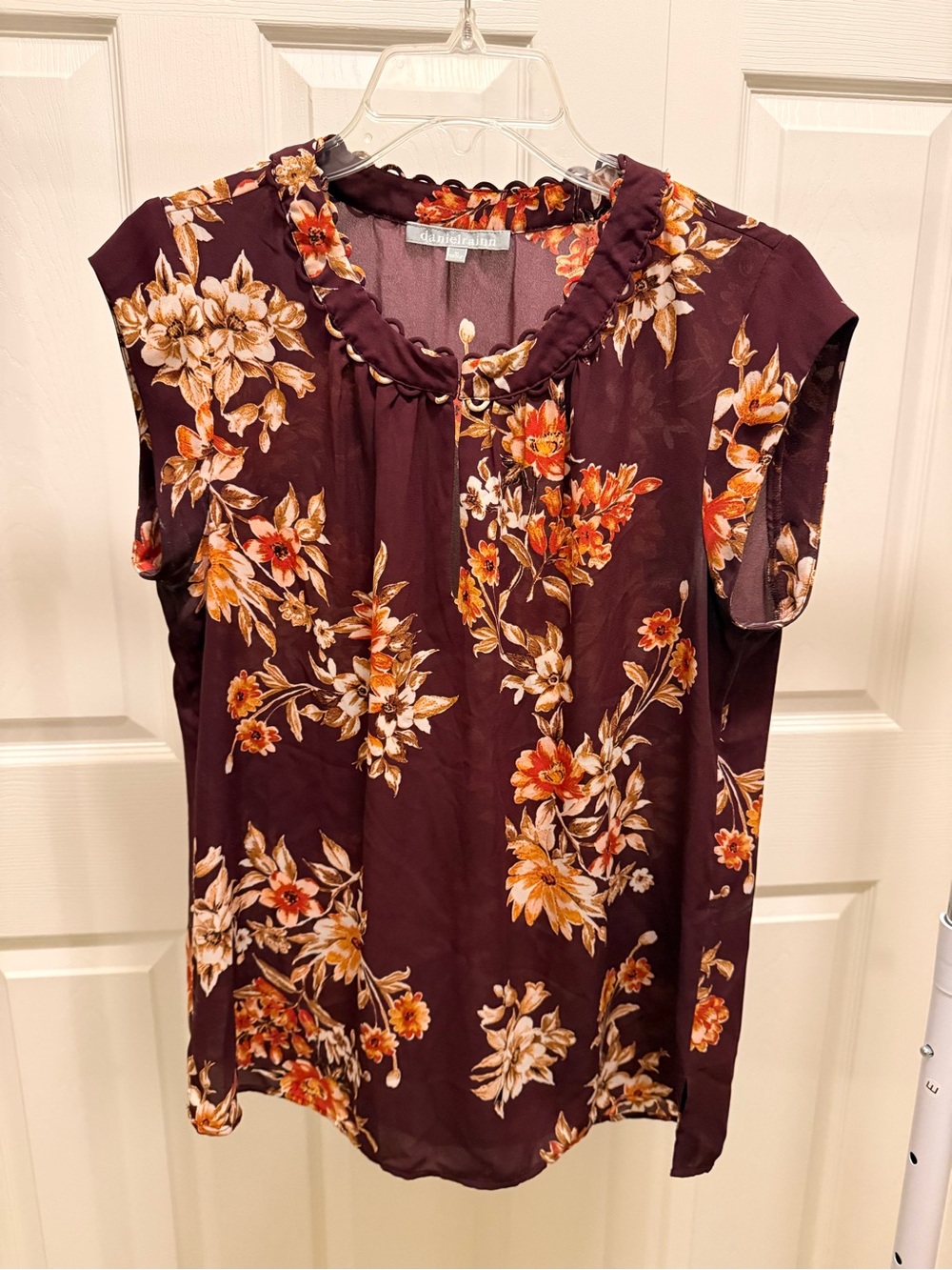 Daniel Rainn Burgundy Floral Ruffle-Neck Sleeveless Blouse